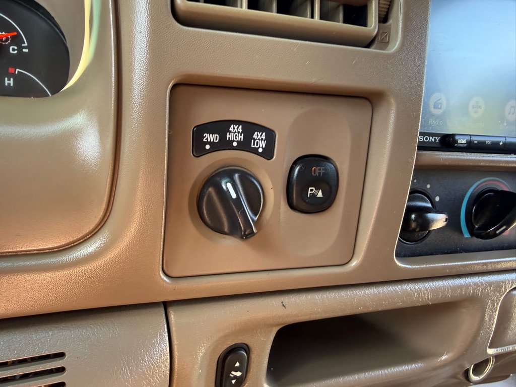 Used 2003 Ford F350 4x4 Crew Cab Super Duty image 30