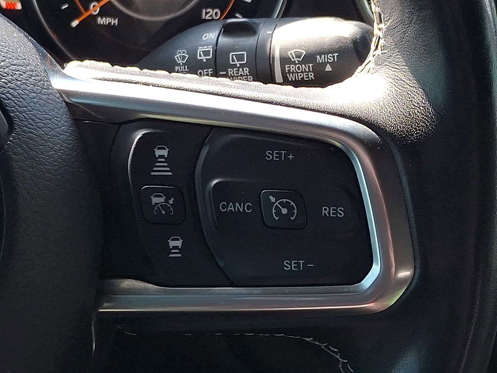 Used 2019 Jeep Wrangler Unlimited Sahara w/ Quick Order Package 24M Moab AWD/4WD image 22