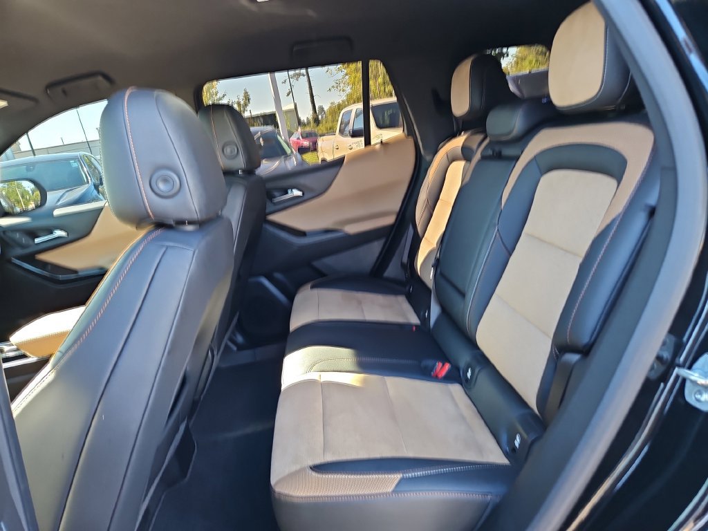 Used 2025 Chevrolet Equinox ACTIV FWD image 17
