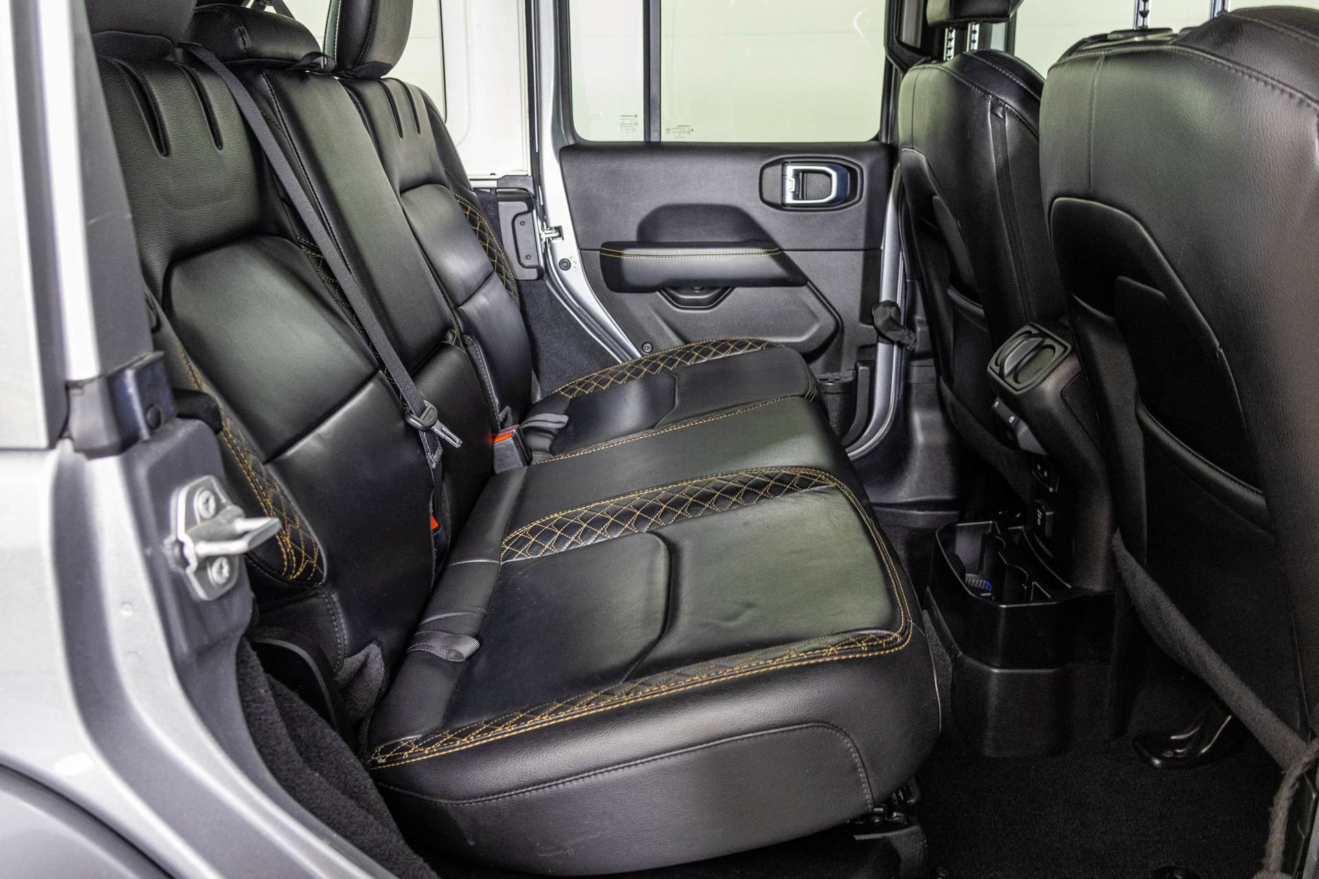 Used 2021 Jeep Wrangler Unlimited Sahara AWD/4WD image 45