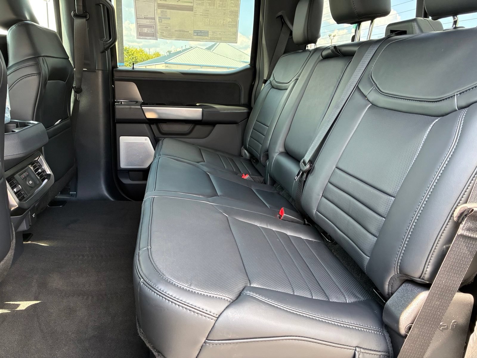 New 2027 Ford F250 Platinum w/ Tremor Off-Road Package AWD/4WD image 15