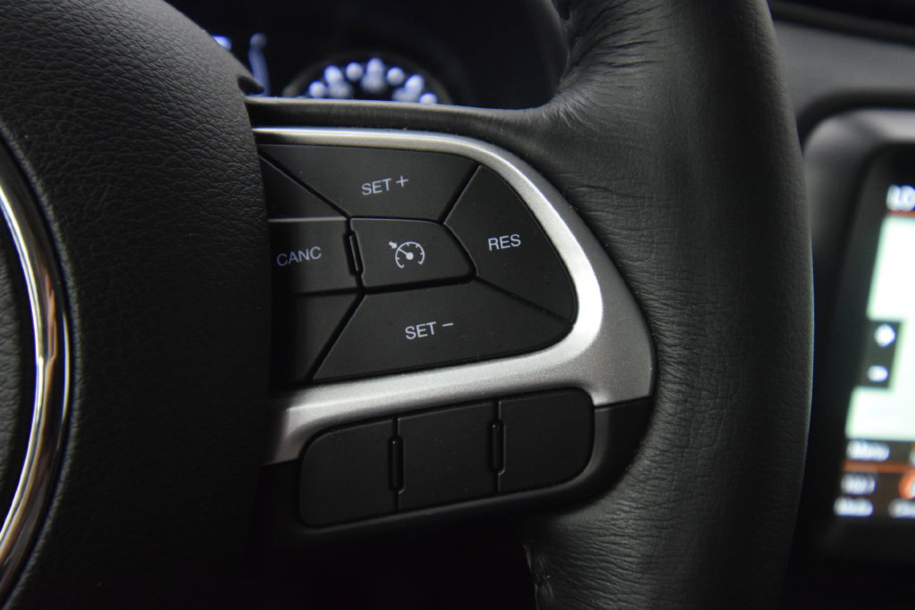 Used 2023 Jeep Renegade Latitude w/ Premium Group AWD/4WD image 29
