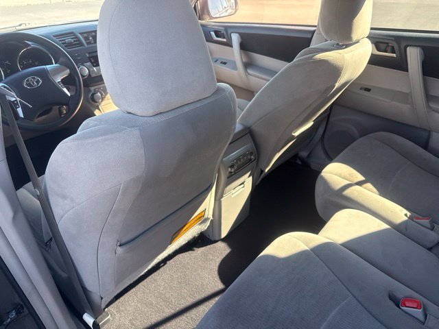Used 2012 Toyota Highlander FWD w/ Tech Pkg image 20