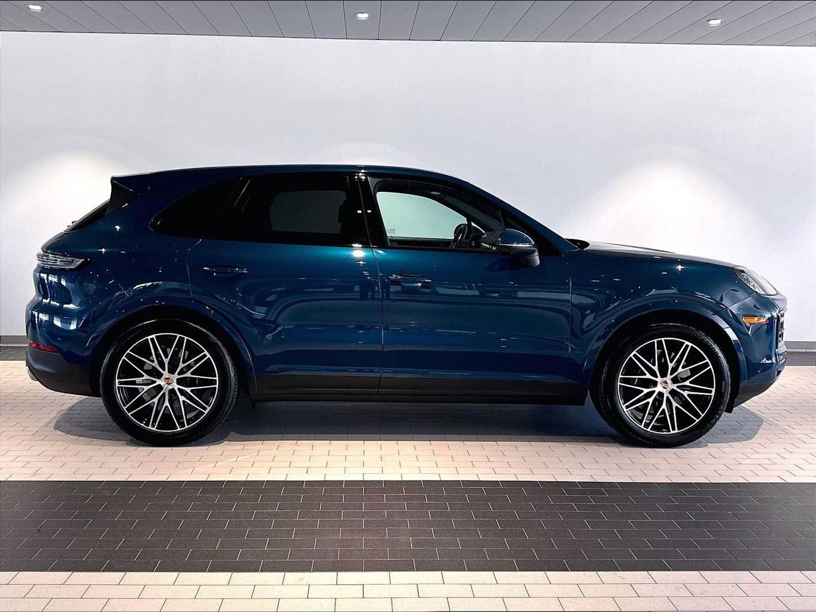 Used 2026 Porsche Cayenne AWD/4WD image 10