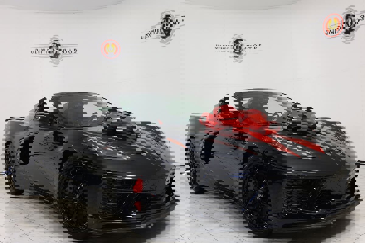 Used 2022 Chevrolet Corvette Stingray Premium Conv w/ Z51 Performance Package image 1