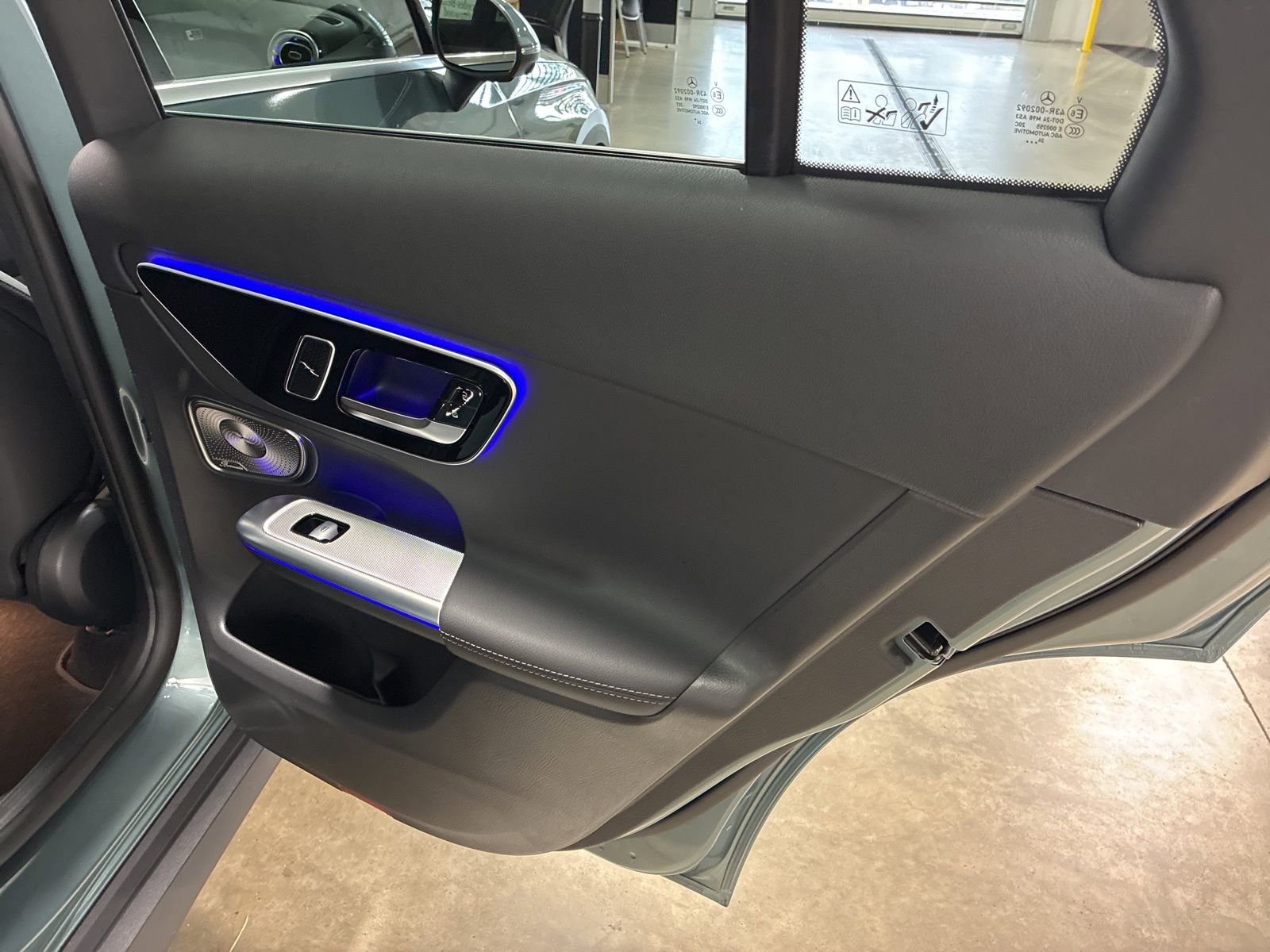 Used 2025 Mercedes-Benz GLC 300 4MATIC image 22