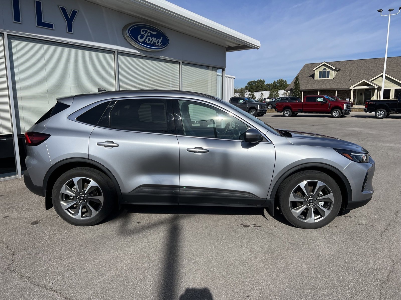 Used 2023 Ford Escape Platinum image 9