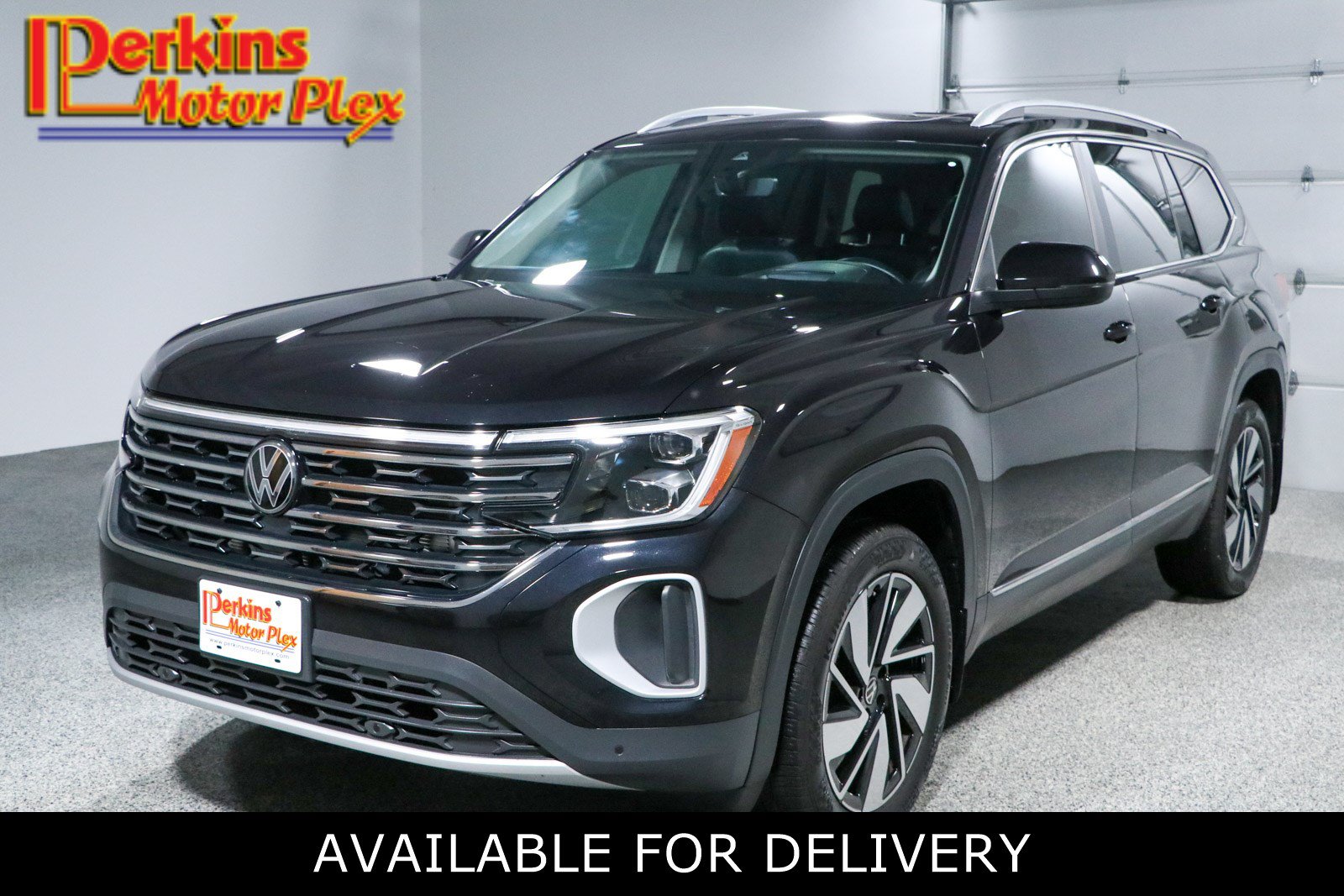 Used 2024 Volkswagen Atlas SEL AWD/4WD image 1
