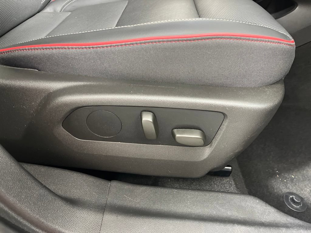 Certified 2022 Buick Envision Essence w/ Technology Package I FWD image 8