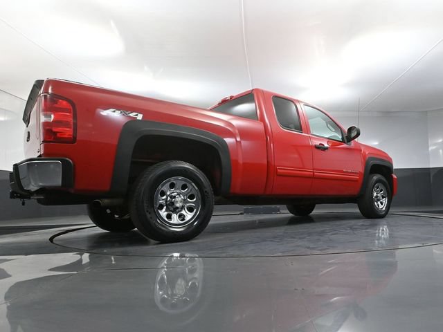Used 2011 Chevrolet Silverado 1500 LS AWD/4WD image 39