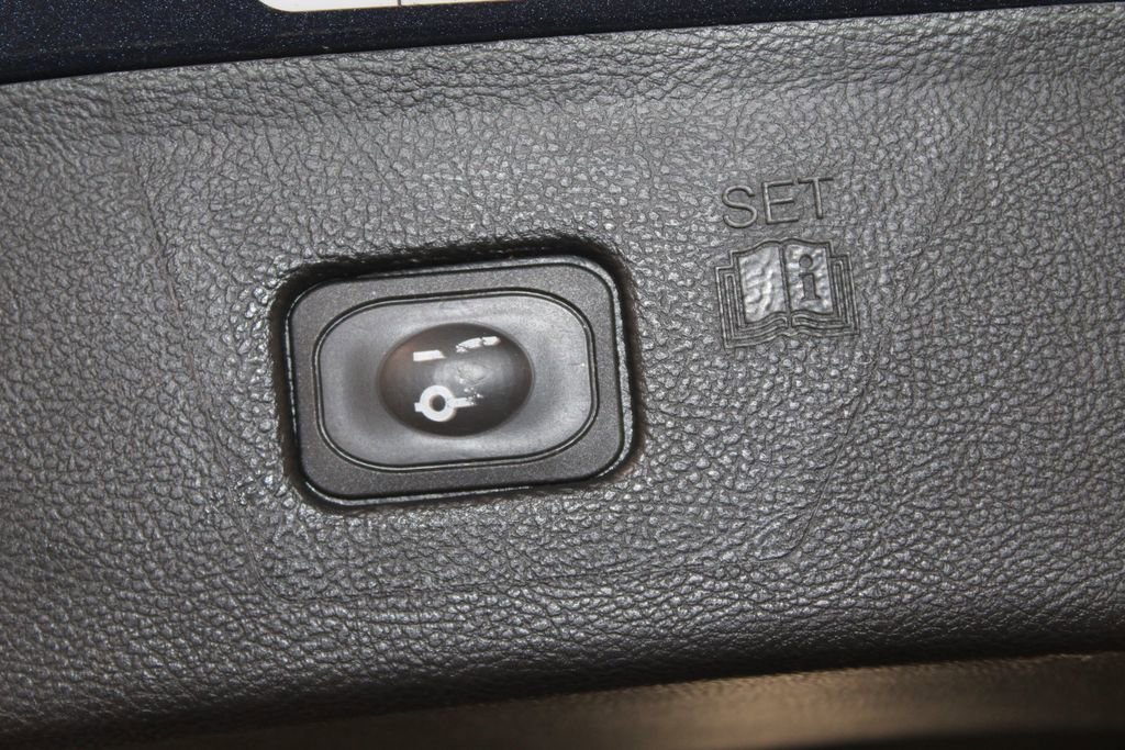 Used 2019 Ford Edge SEL w/ Equipment Group 201A FWD image 14
