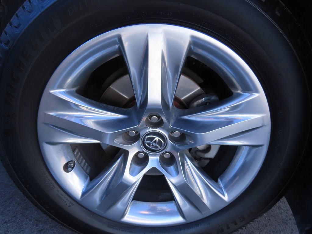 Used 2017 Toyota Highlander Limited image 18
