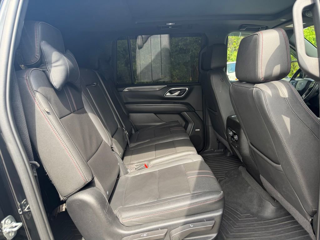 Used 2023 Chevrolet Suburban RST AWD/4WD image 33