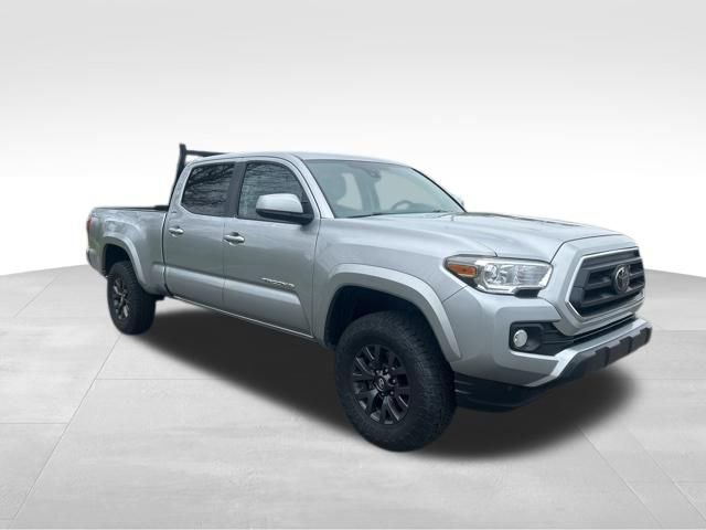 Used 2023 Toyota Tacoma SR5 AWD/4WD image 7