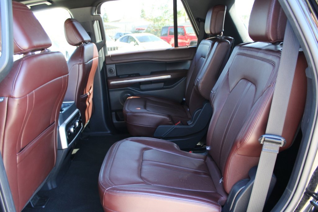Used 2024 Ford Expedition Limited image 28
