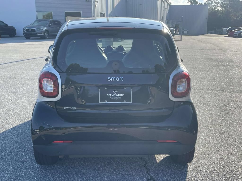 Used 2016 smart fortwo Prime RWD image 7