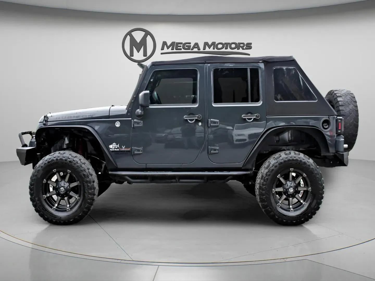 Used 2016 Jeep Wrangler Unlimited Rubicon w/ Connectivity Group image 2