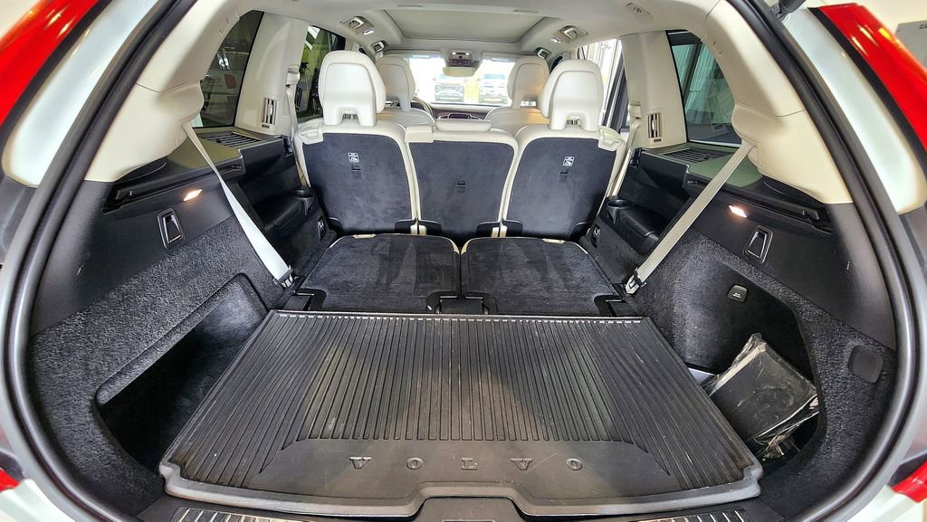 Used 2021 Volvo XC90 T5 Momentum w/ Climate Package AWD/4WD image 12