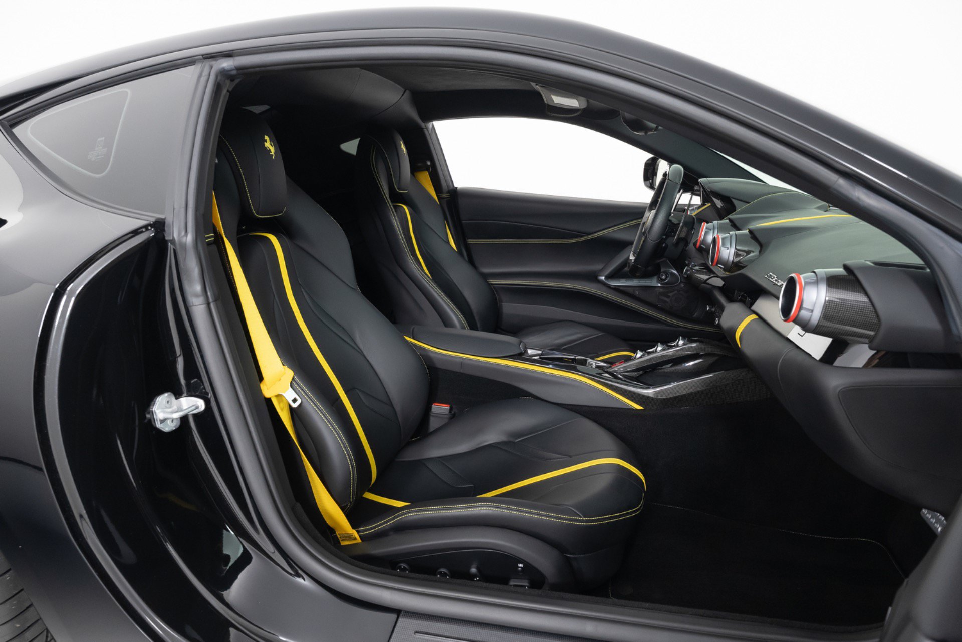 Used 2019 Ferrari 812 Superfast RWD image 26