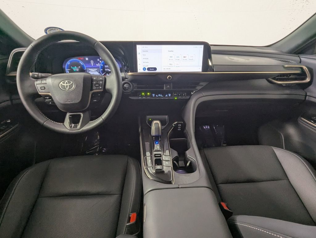 Used 2026 Toyota Crown XLE image 16