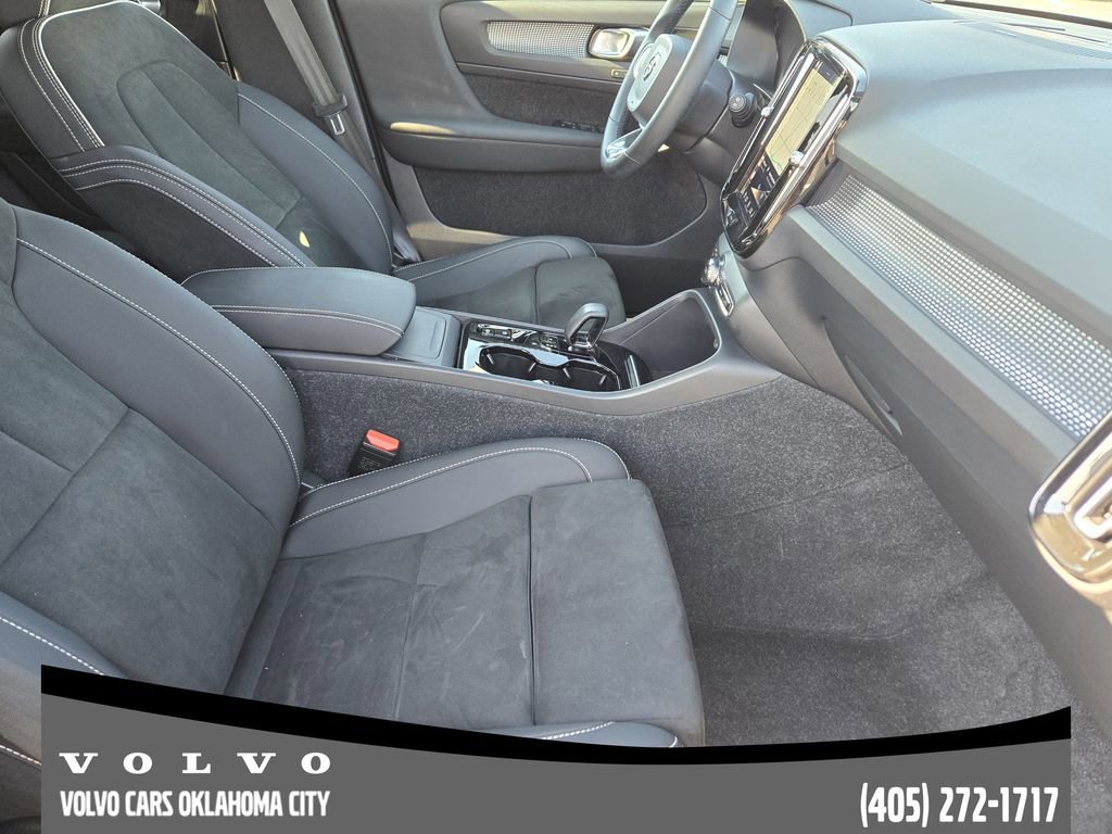 Certified 2023 Volvo XC40 B5 Plus w/ Driver Assist Package AWD/4WD image 13