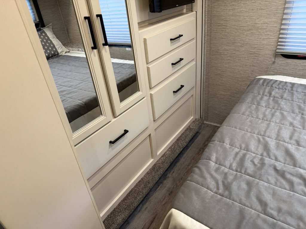 Used 2022 Ford E-450 and Econoline 450 Super Duty w/ Motorhome Prep Package RWD image 62