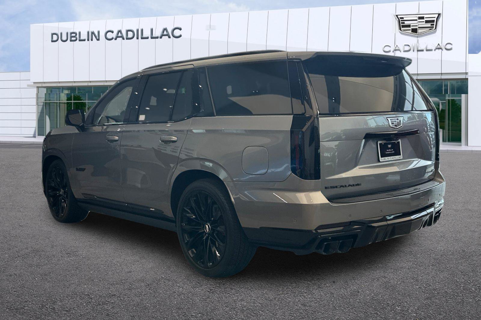 Certified 2025 Cadillac Escalade V w/ LPO, ONYX Package AWD/4WD image 6