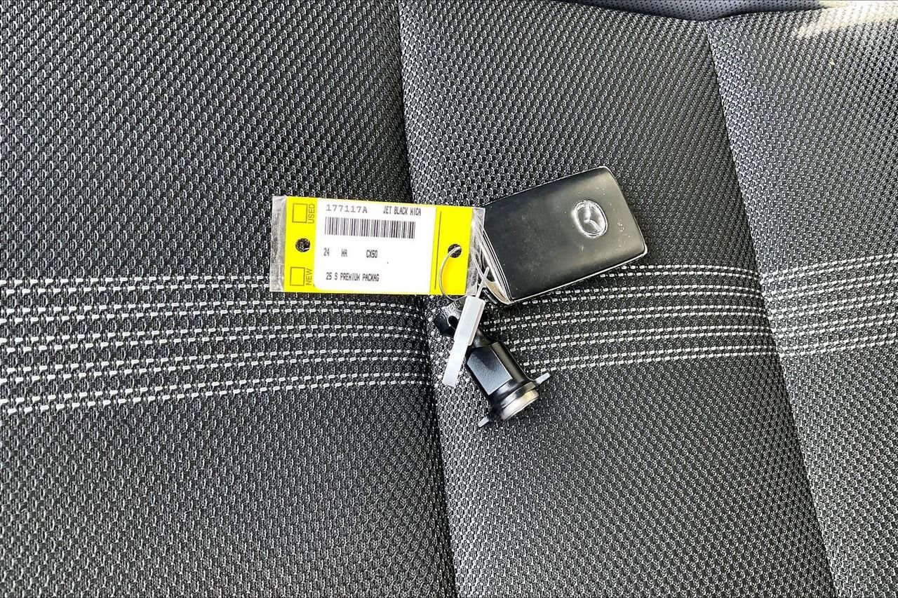 Used 2024 MAZDA CX-50 AWD 2.5 S w/ Premium Package image 34