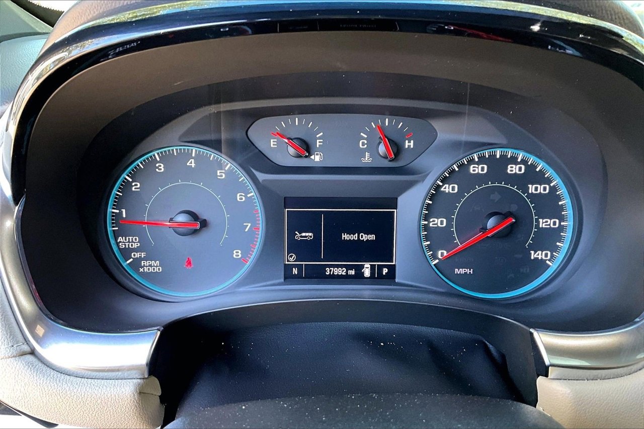 Used 2023 Chevrolet Traverse LS image 12