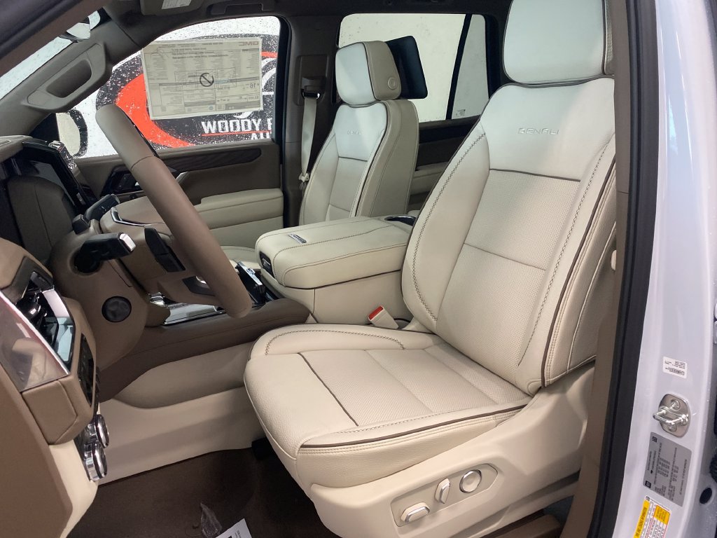 New 2026 GMC Yukon Denali w/ Denali Reserve Package AWD/4WD image 15