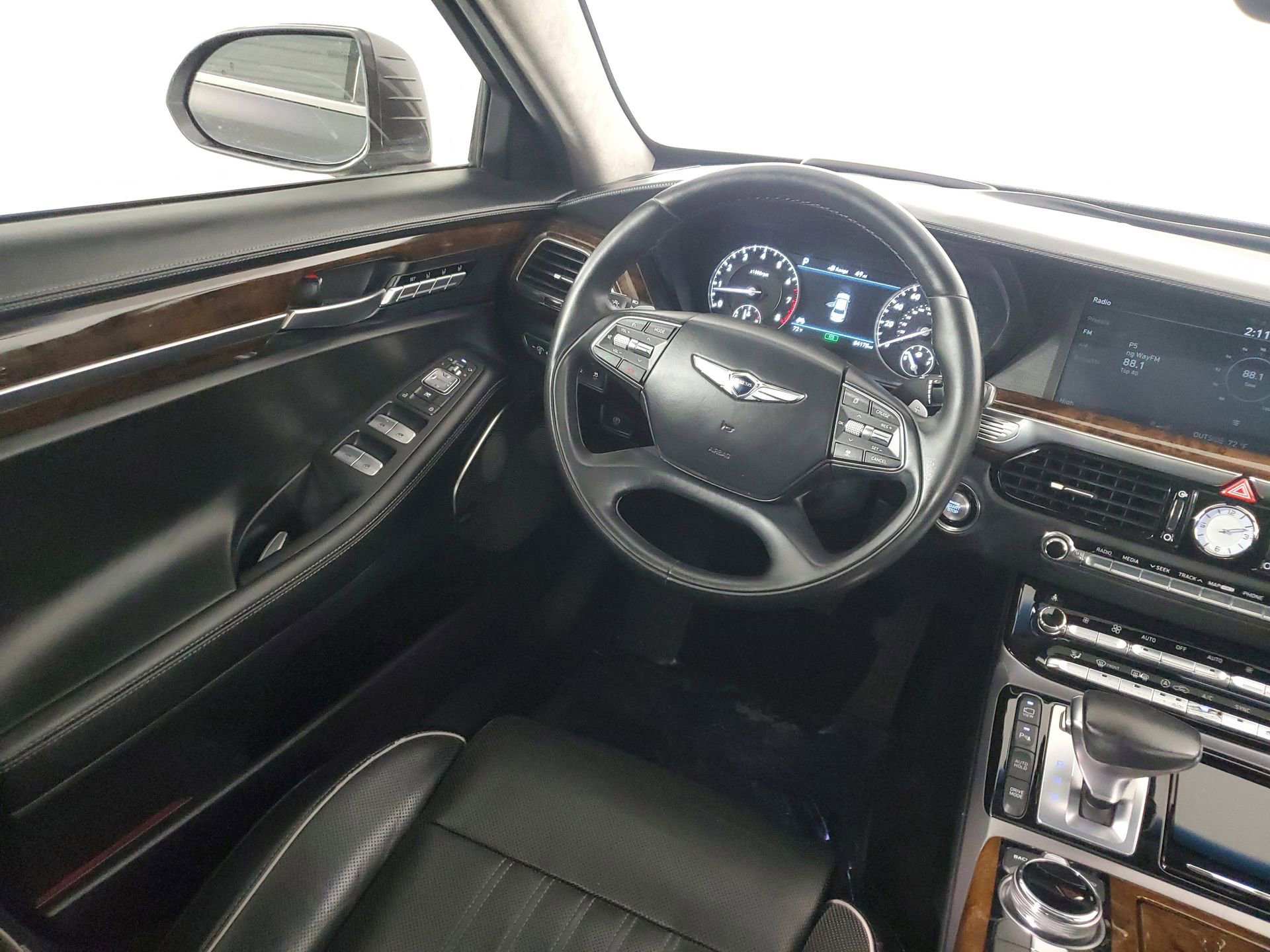 Used 2017 Genesis G90 3.3T Premium image 50