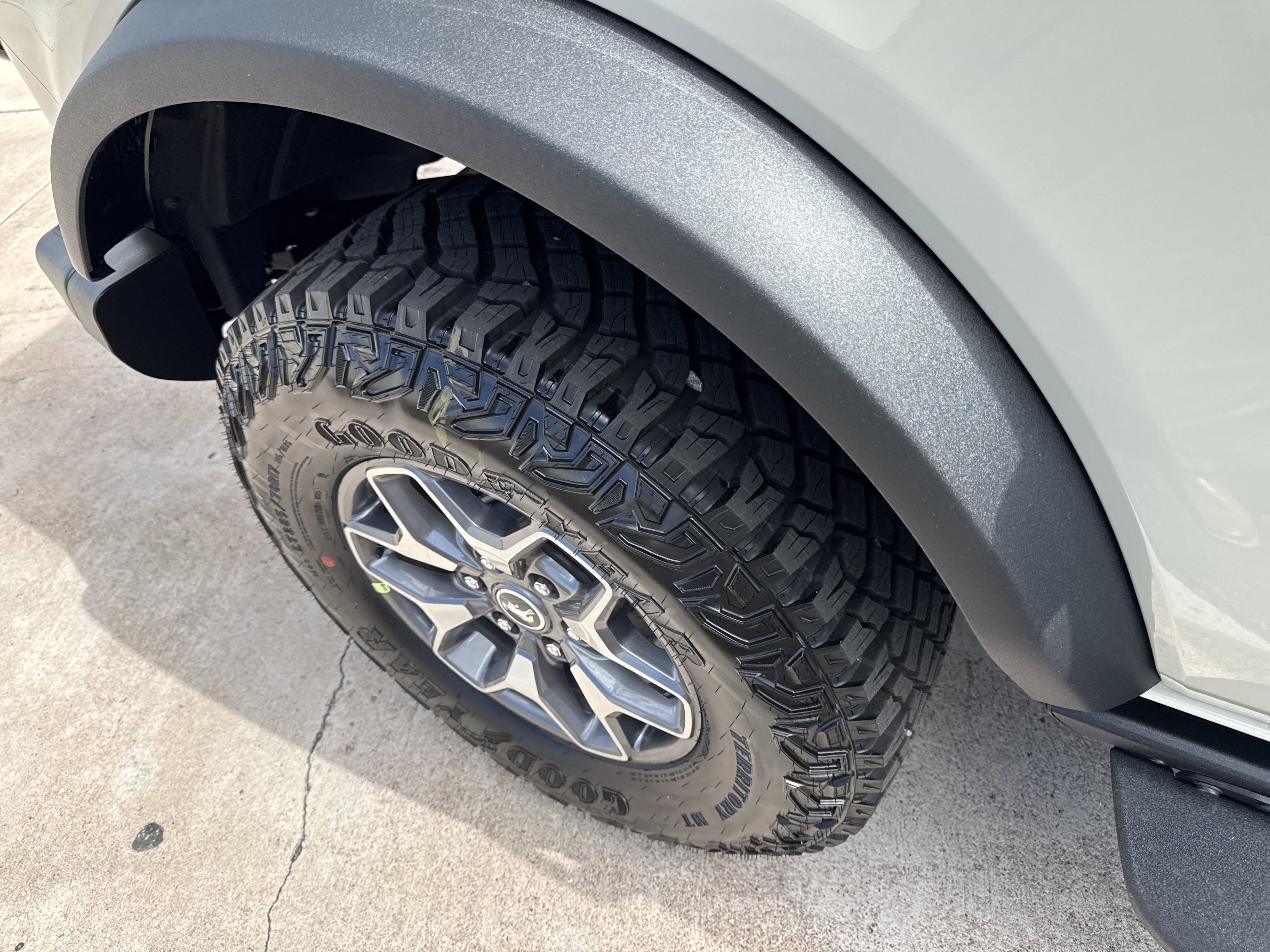 New 2025 Ford Bronco Badlands image 9