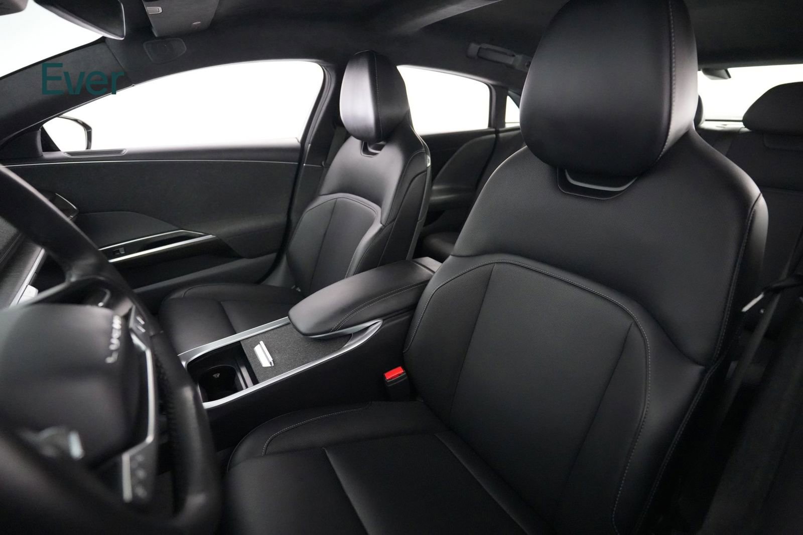 Used 2023 Lucid Air Pure RWD image 4
