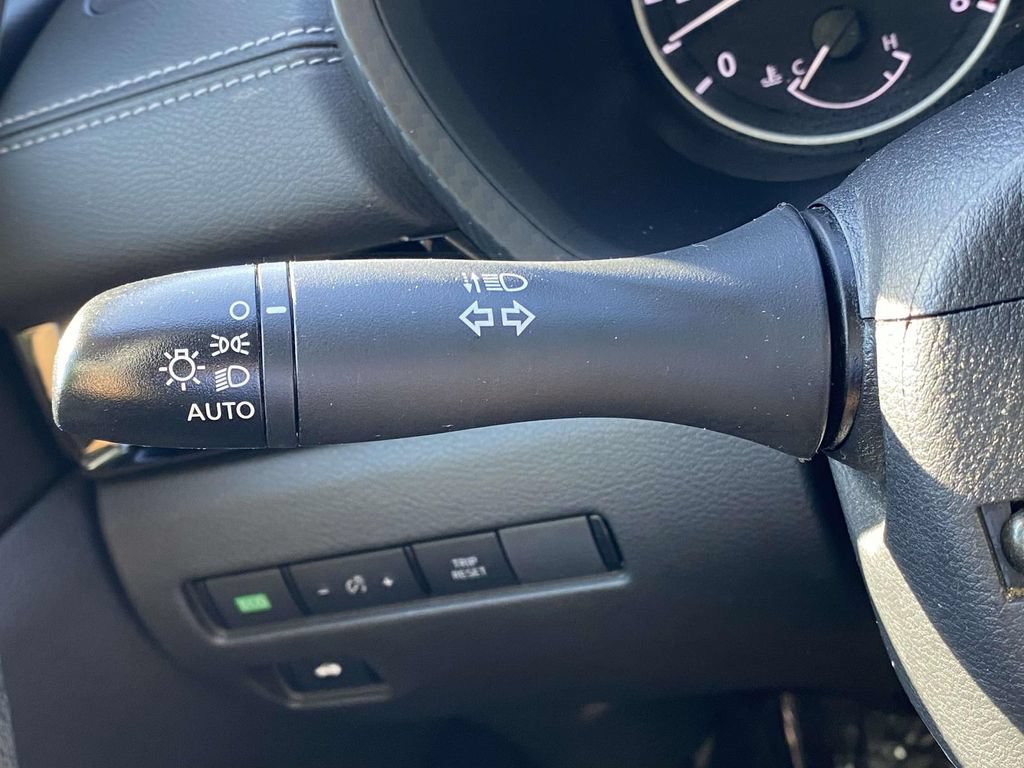 Used 2024 Nissan Sentra SV FWD image 21