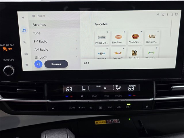 Used 2025 Toyota Sienna XLE image 13