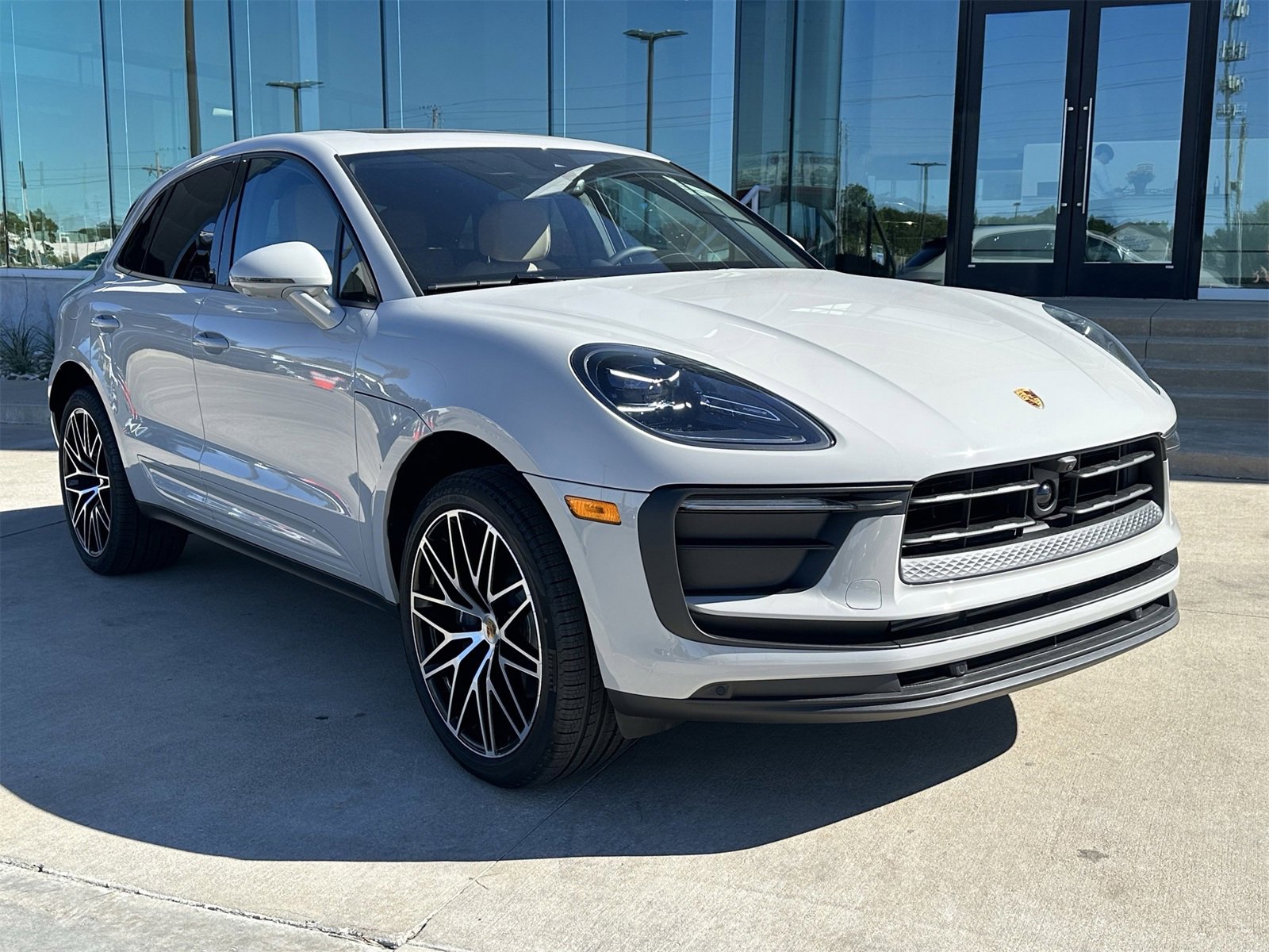New 2026 Porsche Macan image 9