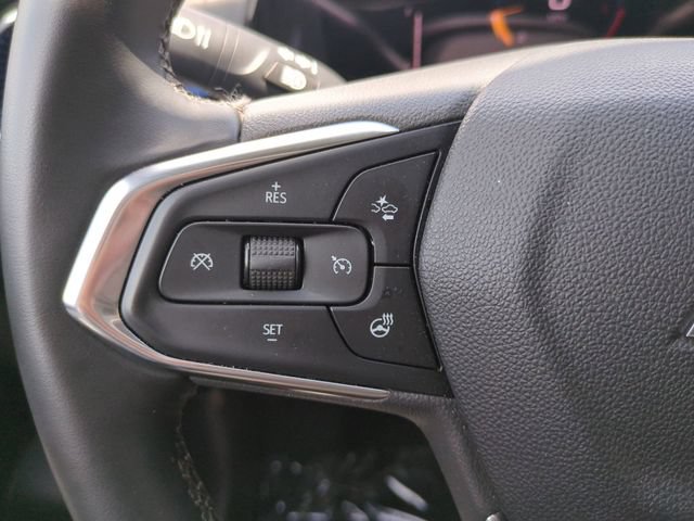 Used 2025 Chevrolet Trax LT w/ LT Convenience Package FWD image 27