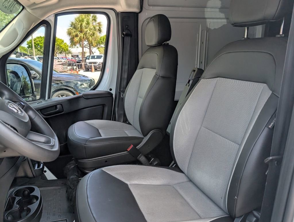 Used 2025 RAM ProMaster 2500 w/ Convenience Group FWD image 10