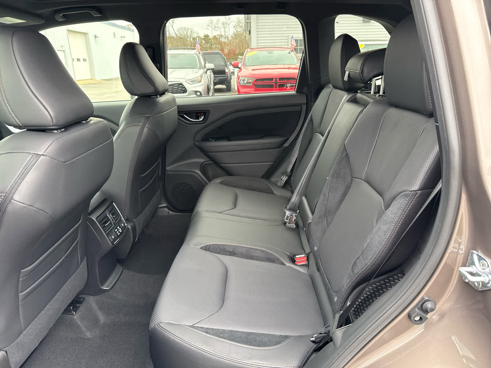 New 2025 Subaru Forester Touring image 7