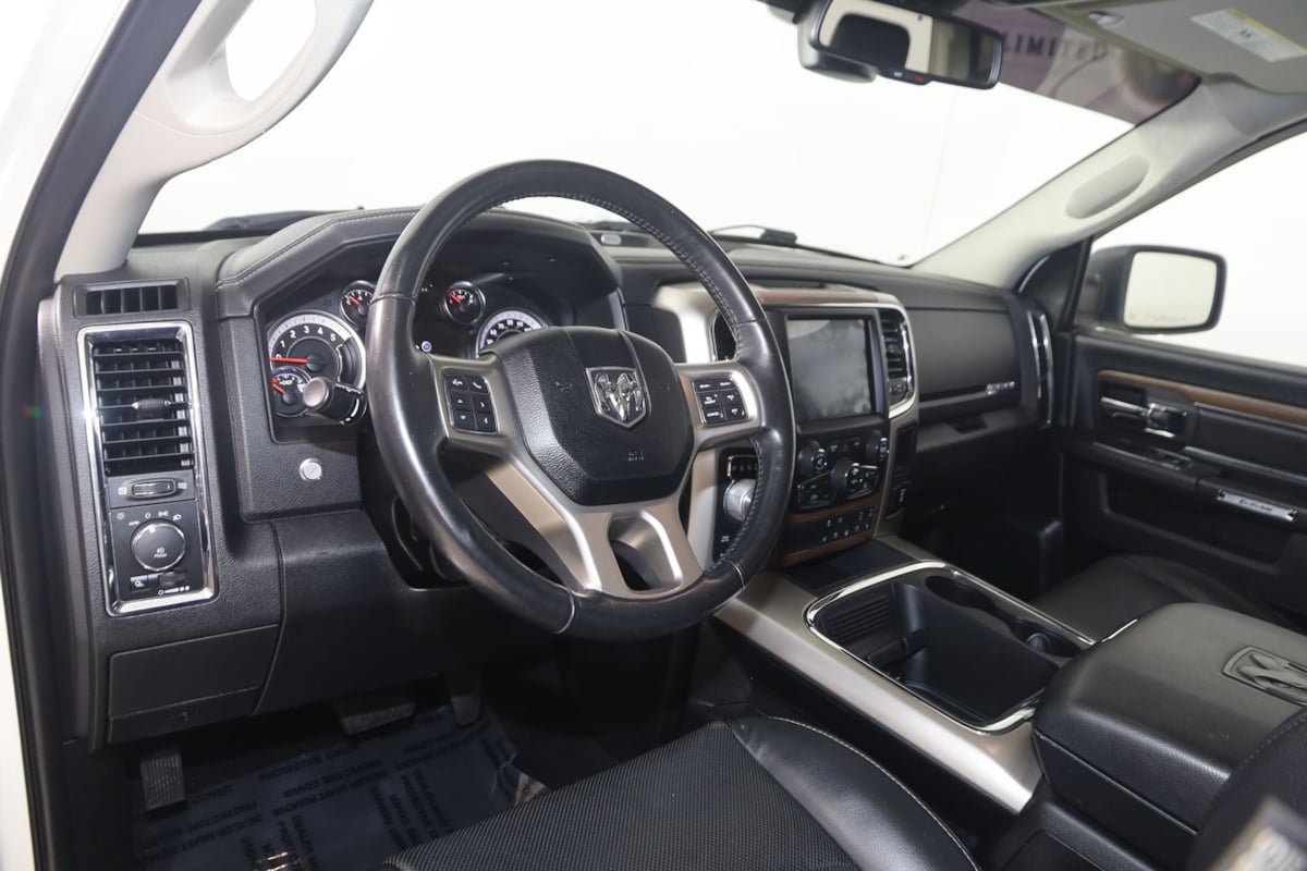 Used 2018 RAM 1500 Laramie w/ Convenience Group AWD/4WD image 23