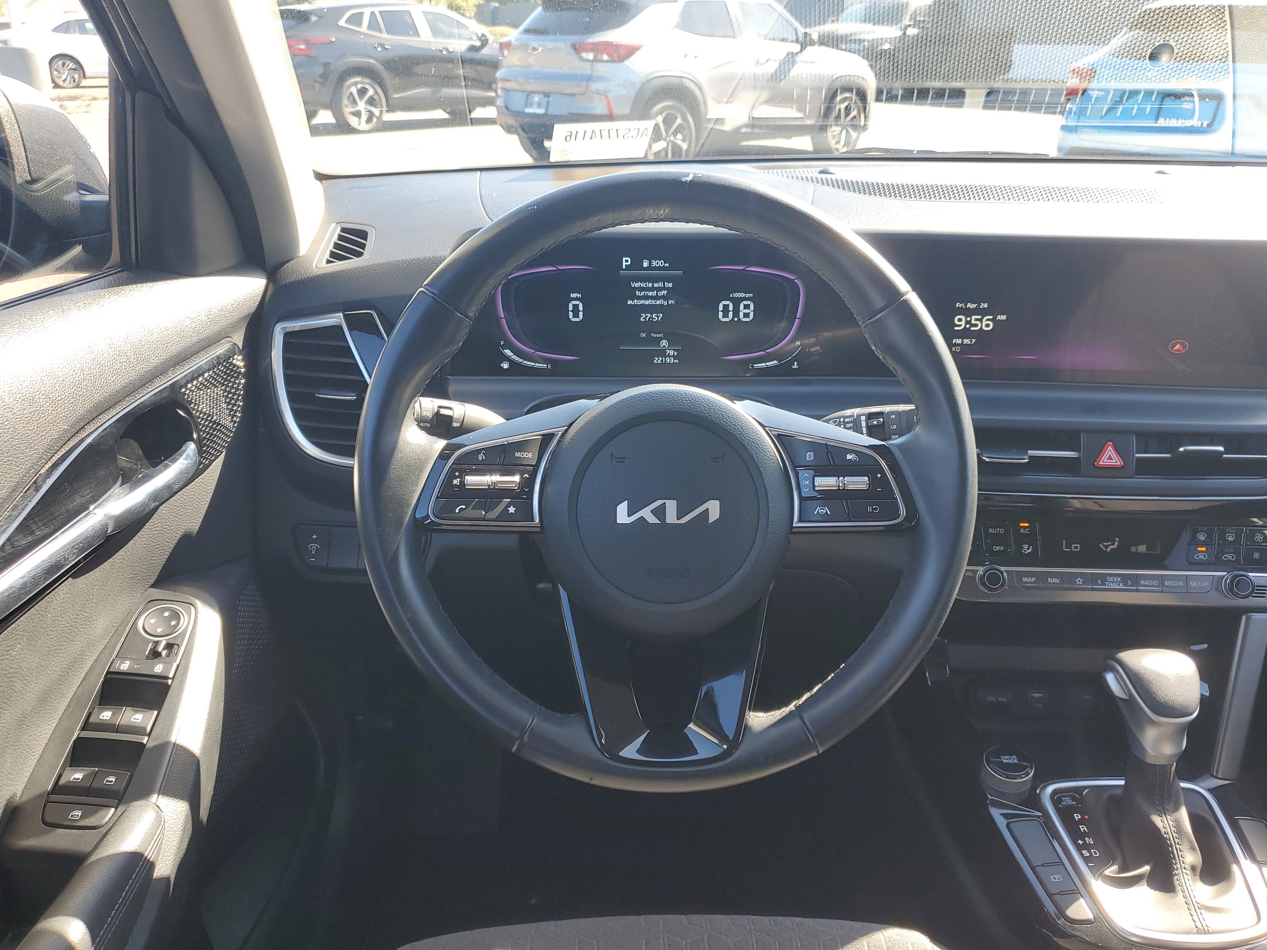 Used 2025 Kia Seltos S FWD image 14