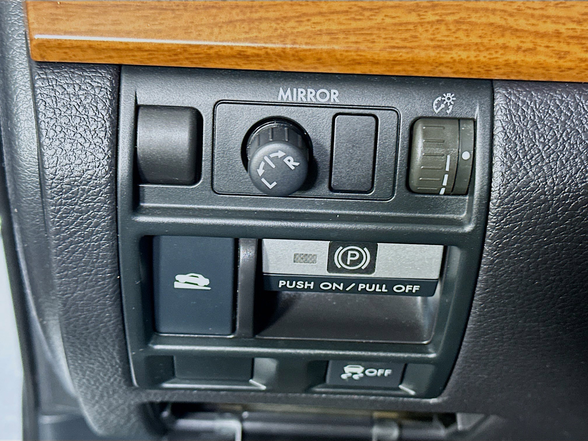 Used 2014 Subaru Outback 2.5i Limited AWD/4WD image 17