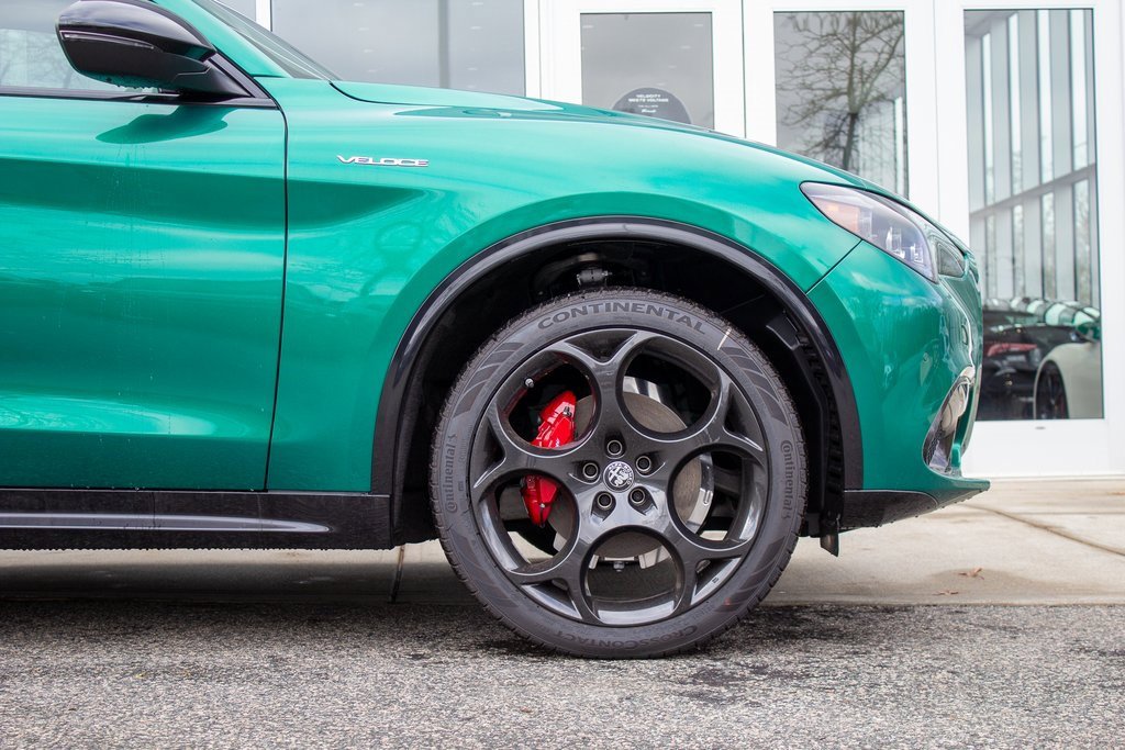 New 2025 Alfa Romeo Stelvio Sprint image 5