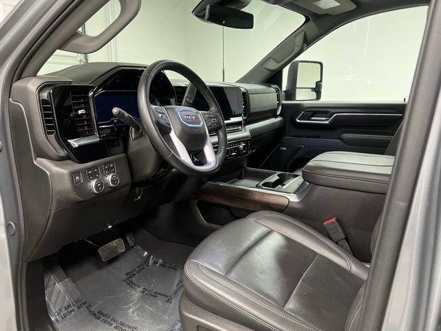 Used 2025 GMC Sierra 3500 SLT w/ SLT Premium Package image 19