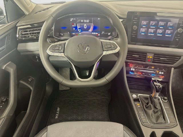 New 2027 Volkswagen Jetta SE FWD image 22