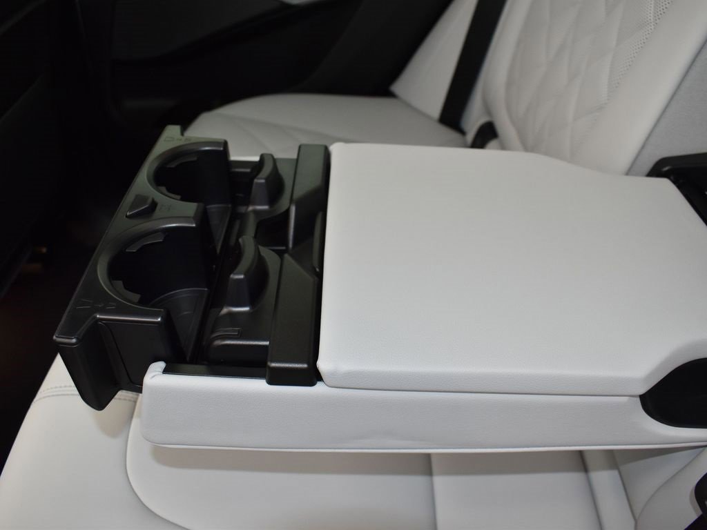 New 2026 BMW X5 xDrive50e image 18