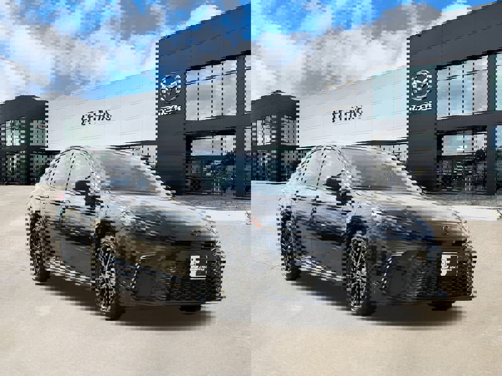 Used 2025 Toyota Camry XSE image 4