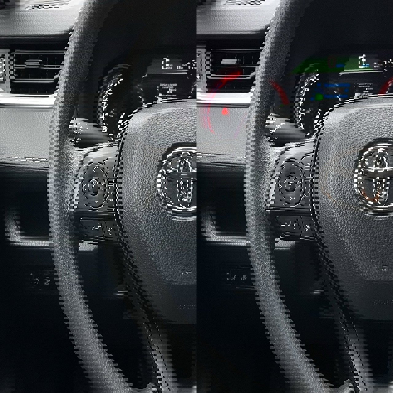 Used 2023 Toyota RAV4 XLE image 13