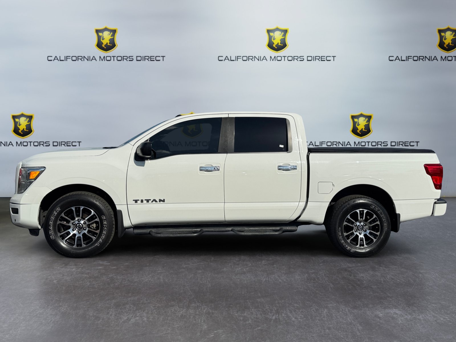 Used 2021 Nissan Titan SV w/ SV Convenience Package AWD/4WD image 2