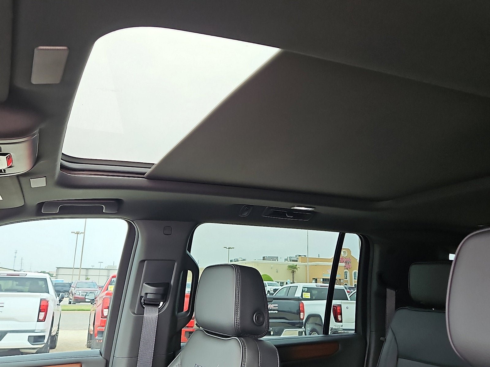New 2026 GMC Yukon XL Denali w/ Sun & Power Step Package RWD image 12